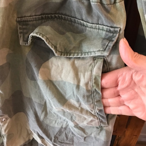 Levi’s Camo Utility Jacket Size Small - Picture 11 of 12